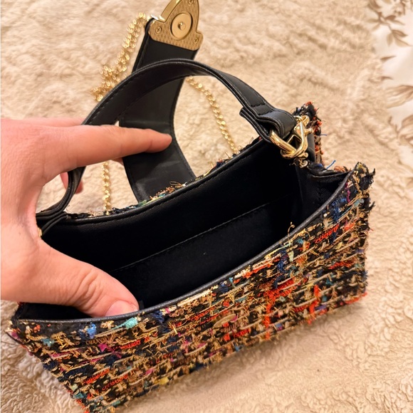 Guess Multicolor Tweed Shoulder Bag with Black and Gold Accents - Picture 5 of 8